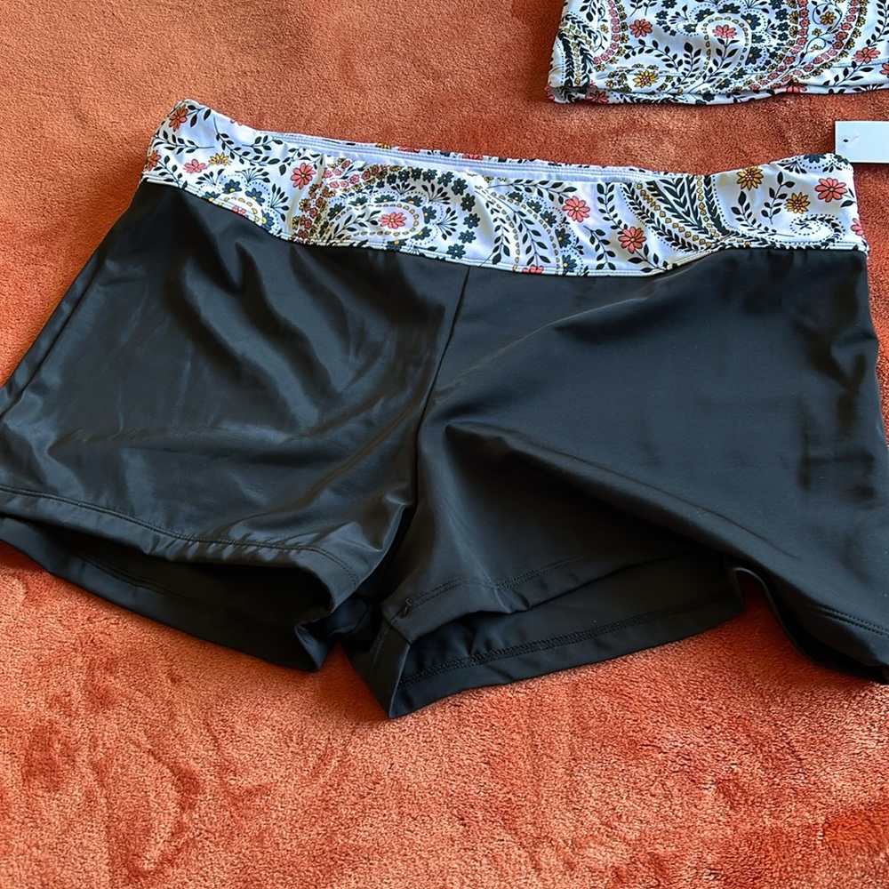 South Point, Woman’s Plus Size Tankini Top or Bottom Shorts - Picture 5 of 7